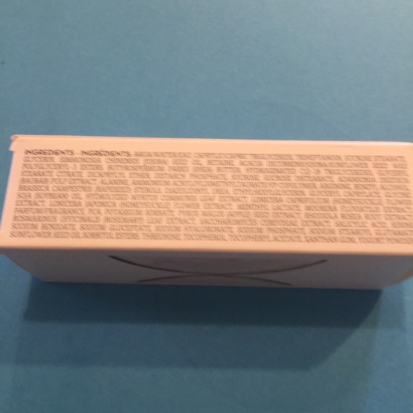 Women’s under eye moisturizer - Picture 3 of 4